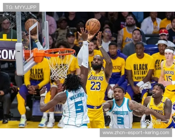 八村塁篮下补篮助攻，湖人锋线稳健输出，助力球队再创新高