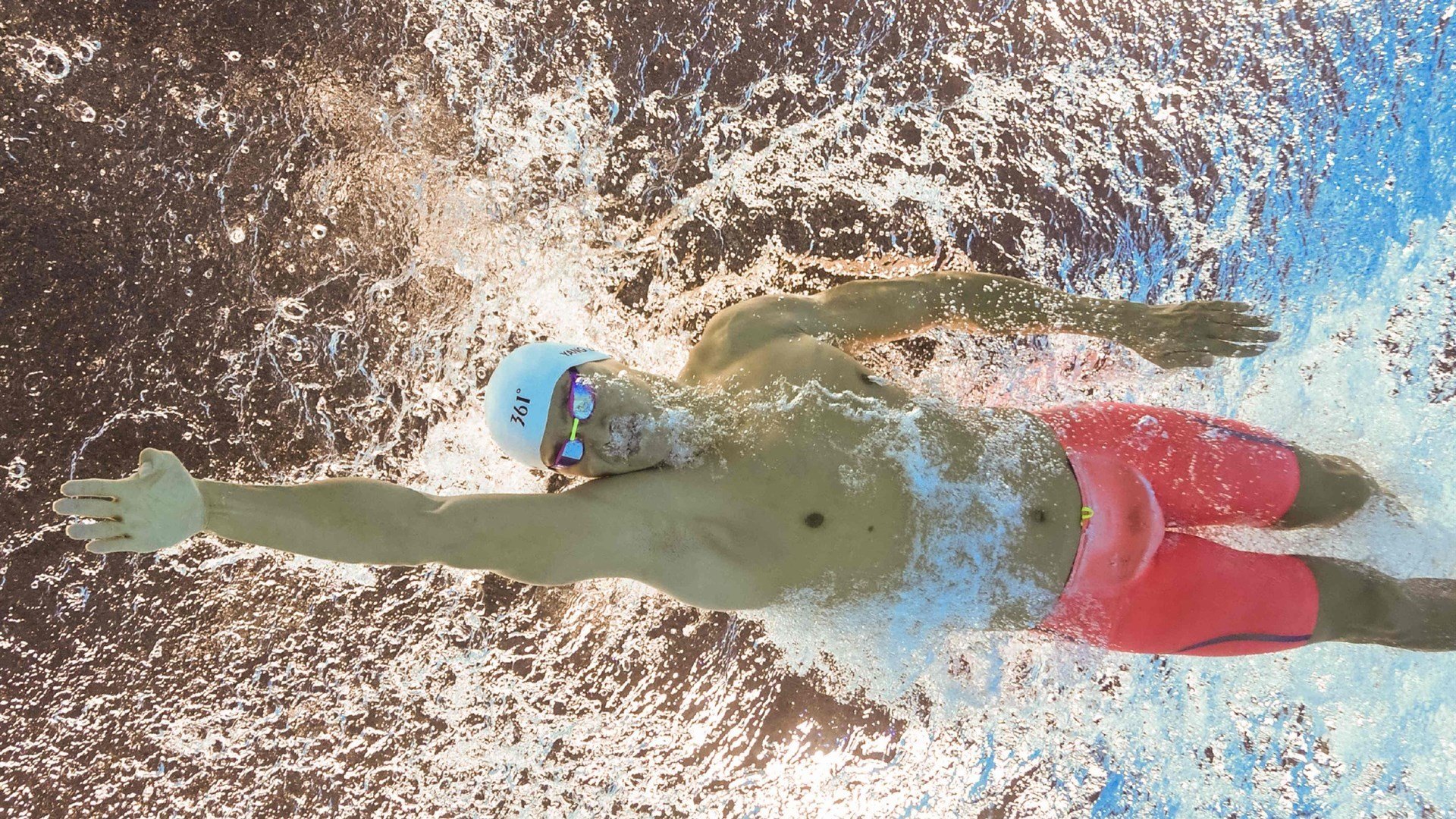 文班18+18+3帽 马刺升至西部第二，马刺23号德文布朗